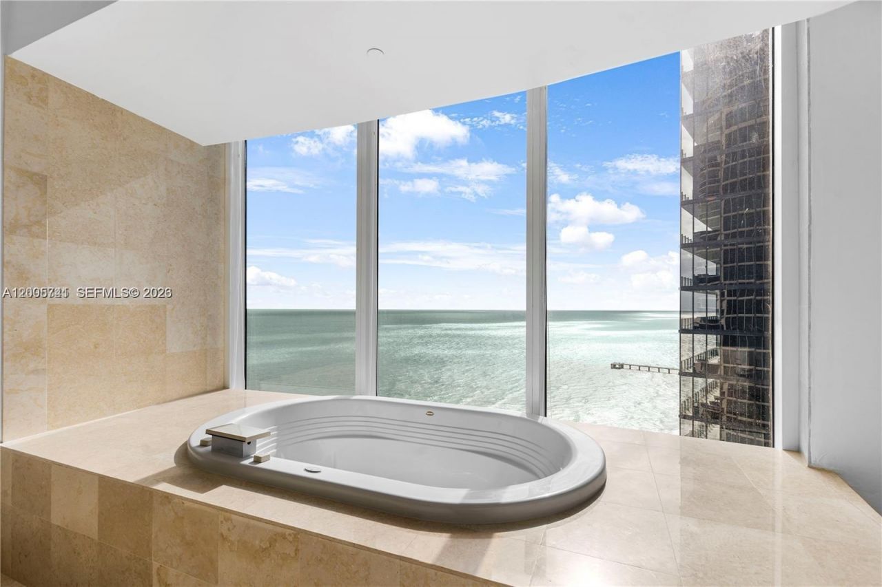 17201 Collins Ave, Unit 3101, Sunny Isles Beach, FL 33160 Photo