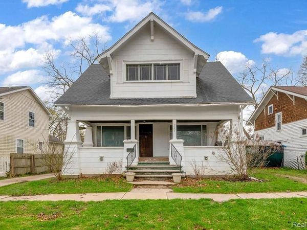 717 N Madison Street , Lapeer, MI 48446