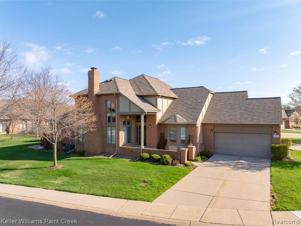 54710 Bellingham Drive, Shelby Twp, MI 48316