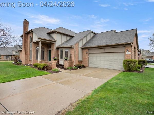 54710 Bellingham Drive, Shelby Twp, MI 48316