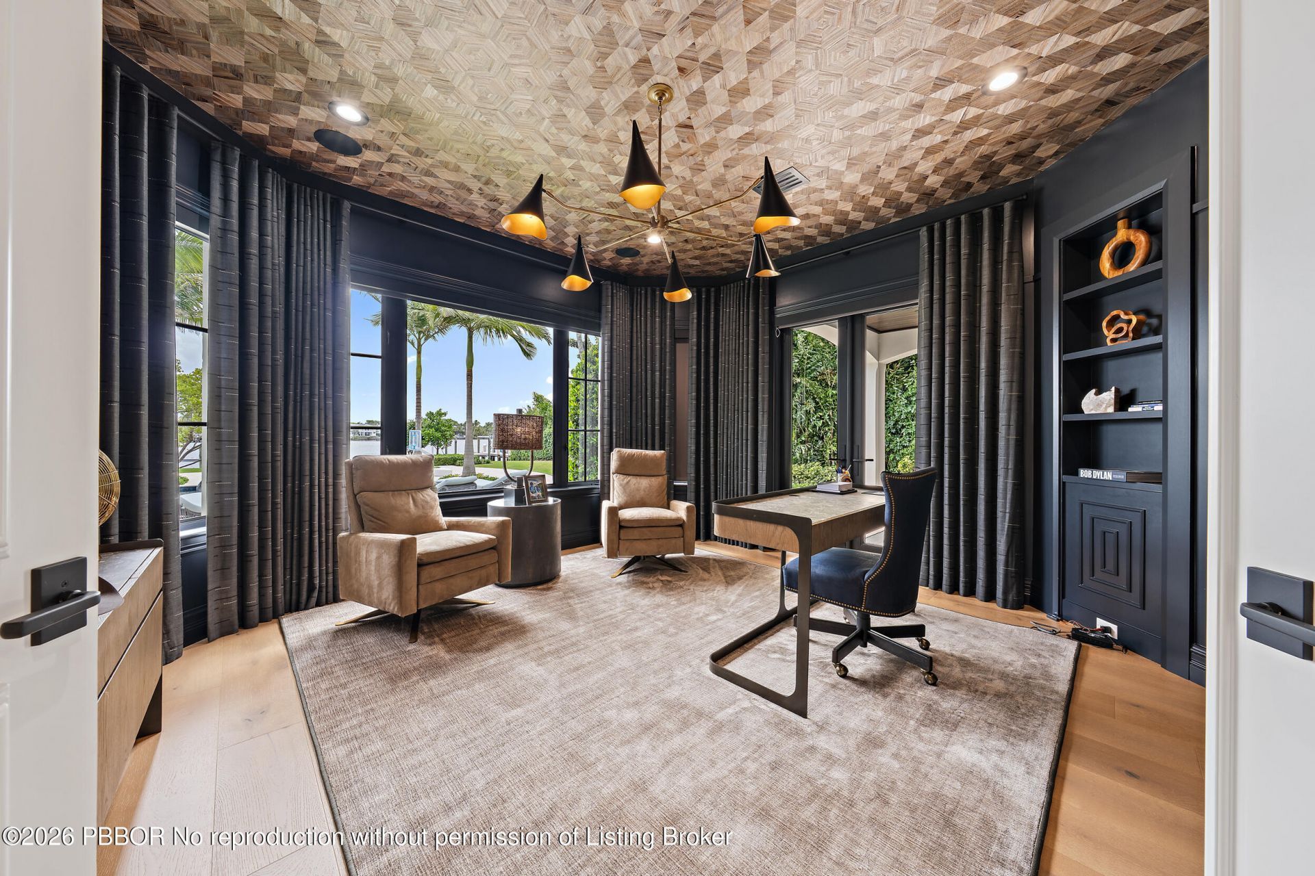 19020 Point Drive, Jupiter, FL 33469 Photo