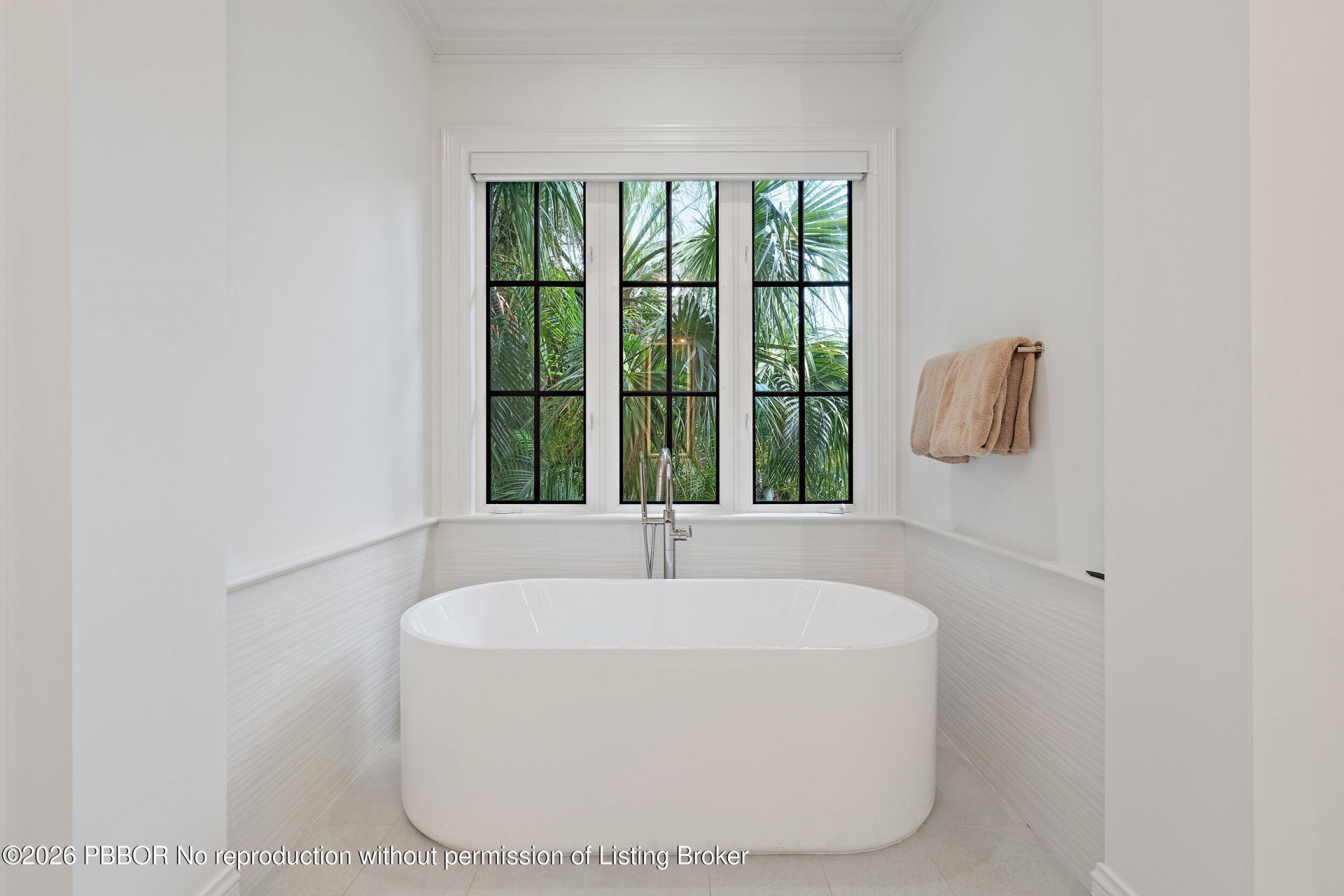 19020 Point Drive, Jupiter, FL 33469 Photo