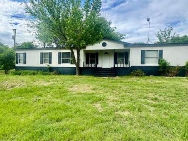 723 Highland Circle , Springtown, TX 76082