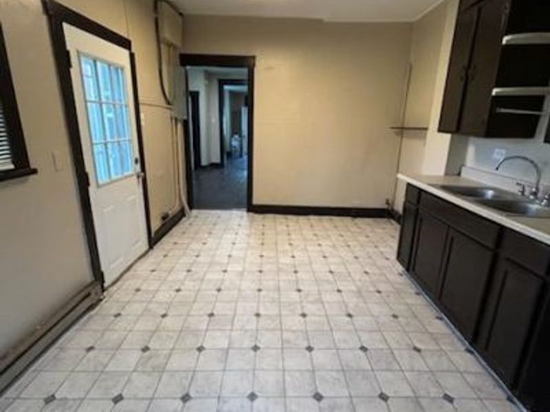 147 S Shaffer Street, Springfield, OH 45506 Photo 6