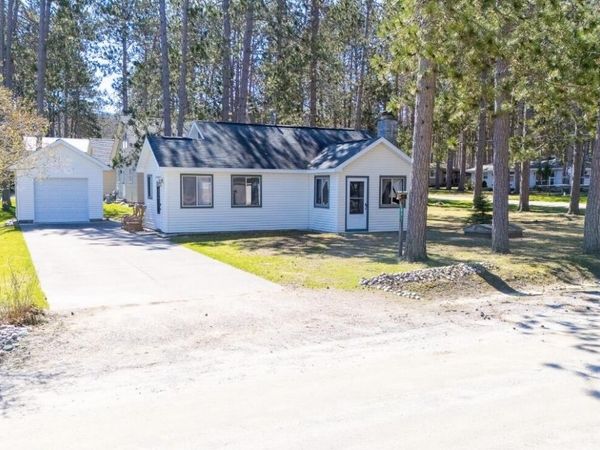 207 Lakeview Drive, Roscommon, MI 48653