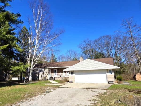 1051 Highland Court, Alpena, MI 49707