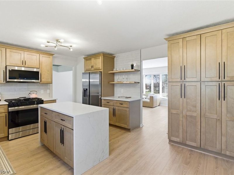 6344 Gale Drive, Seven Hills, OH 44131 Photo 14