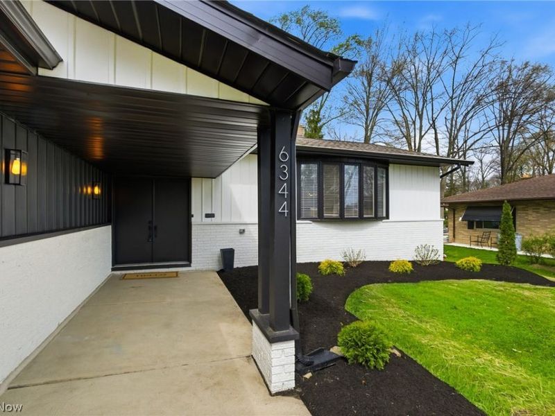 6344 Gale Drive, Seven Hills, OH 44131 Photo 3