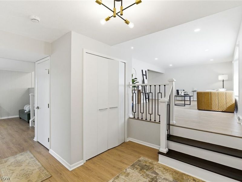 6344 Gale Drive, Seven Hills, OH 44131 Photo 4