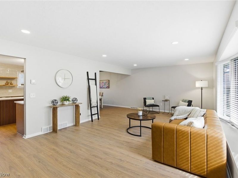 6344 Gale Drive, Seven Hills, OH 44131 Photo 6