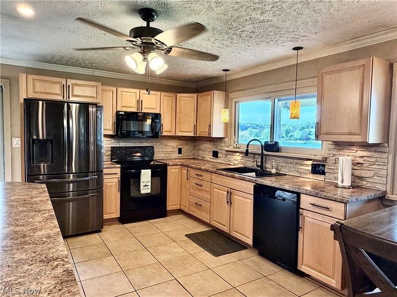 47817 Tomahawk Drive, Negley, OH 44441 Photo 9