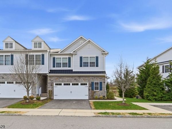 11 Lee Dr, Morris, NJ 07960