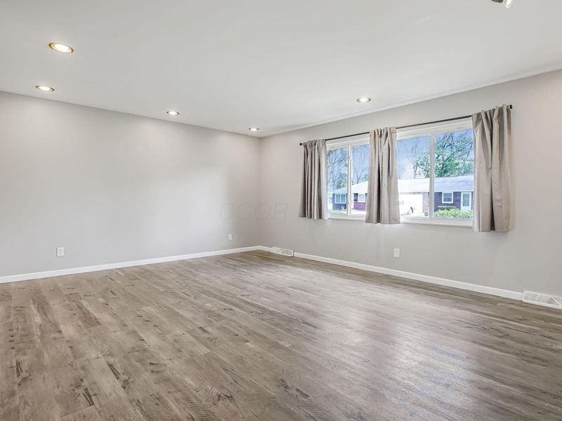 159 Pasadena Avenue, Columbus, OH 43228 Photo 10