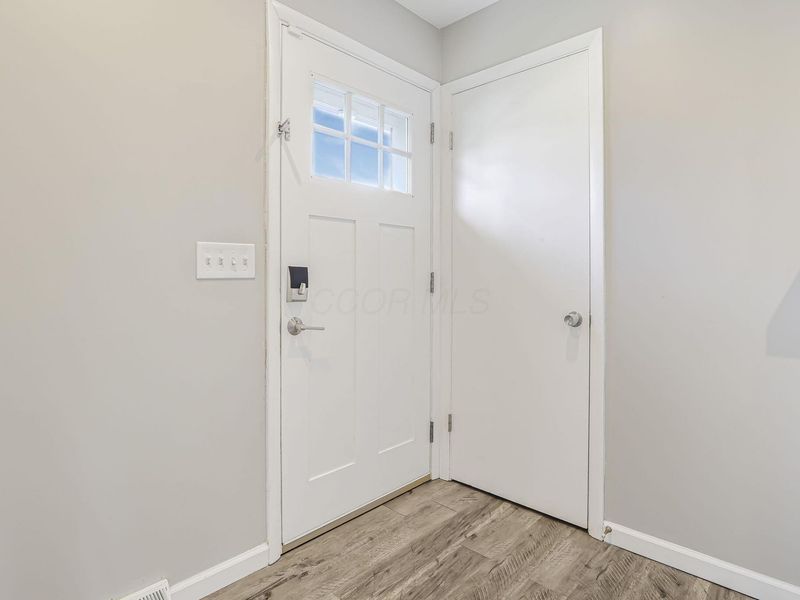 159 Pasadena Avenue, Columbus, OH 43228 Photo 5