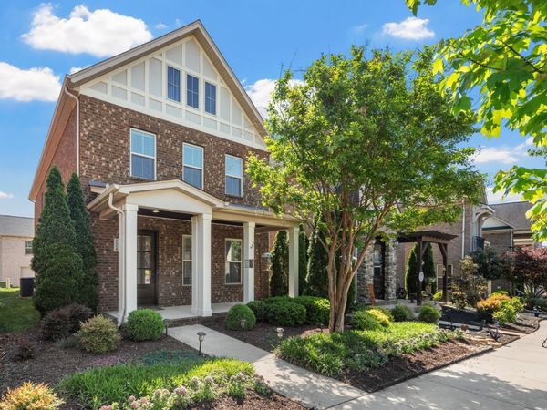 124 Ashcrest Pt , Hendersonville, TN 37075