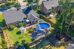 105 Dove Lane photo 4