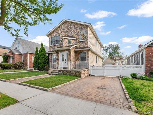 17428 Pidgeon Meadow Road , Fresh Meadows, NY 11365