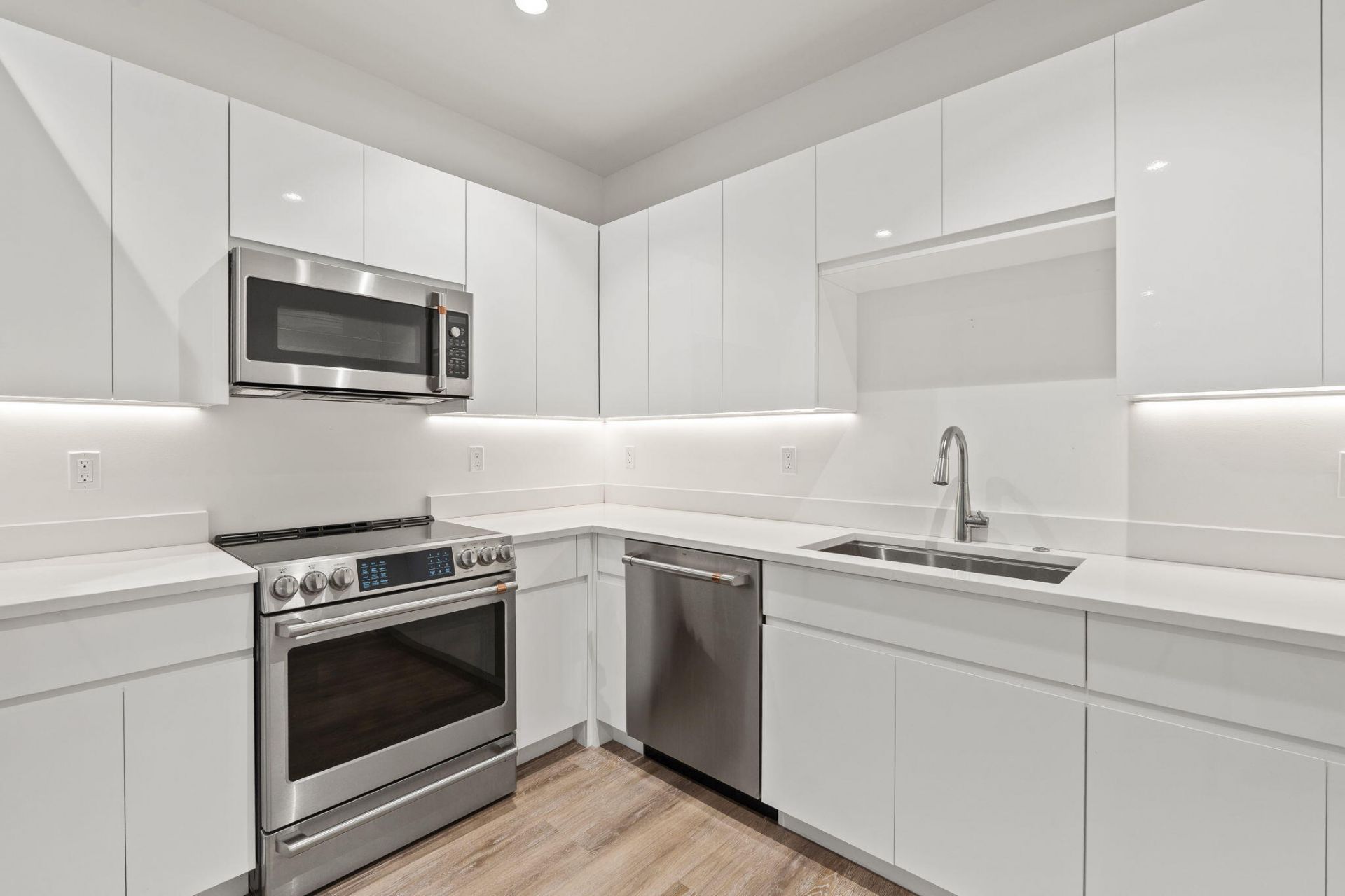 41 SW Seminole Street, Unit 204, Stuart, FL 34994 Photo