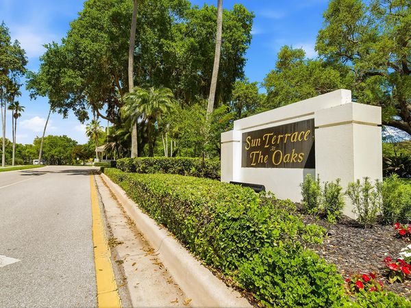 9502 Chapman Oak Court, Palm Beach Gardens, FL 33410
