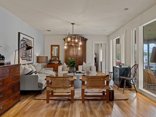 103 N Cherry ST, Fredericksburg, TX 78624