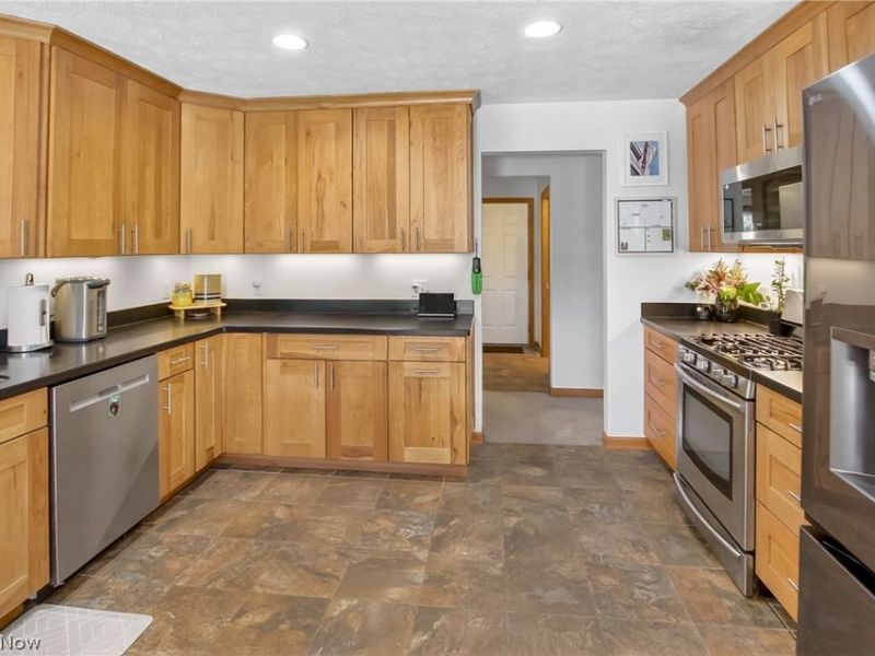 269 Chart Road , Cuyahoga Falls, OH 44223 Photo 8