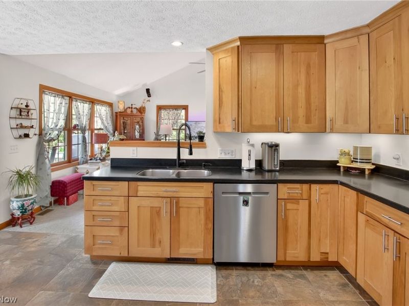 269 Chart Road , Cuyahoga Falls, OH 44223 Photo 9