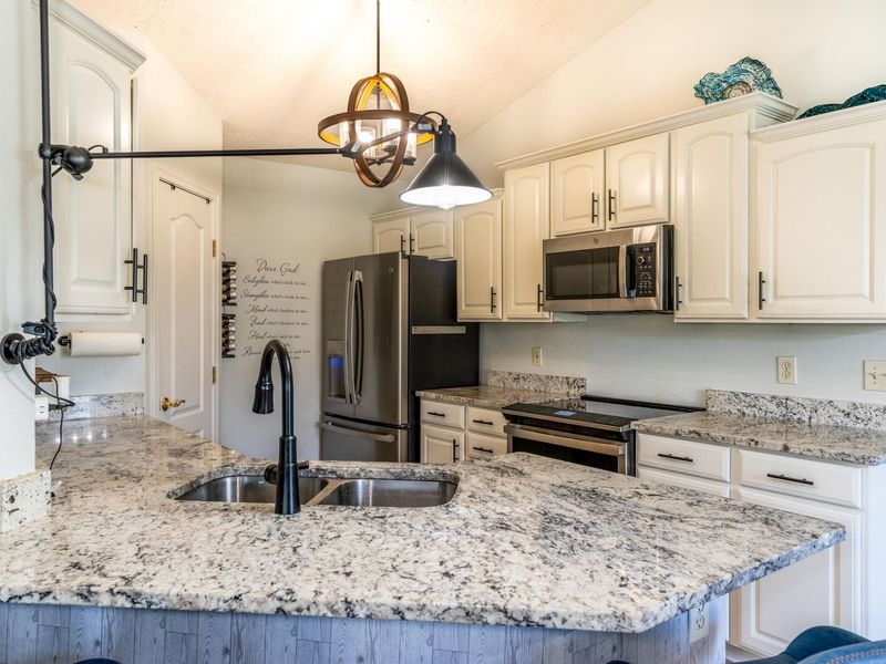 1608 Ashley Court, Unit 304, Florence, KY 41042 Photo 10