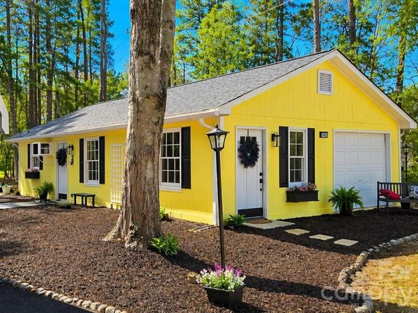 2736 Miranda Road, Charlotte, NC 28216