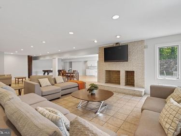 740 KENTLAND DRIVE, GREAT FALLS, VA 22066