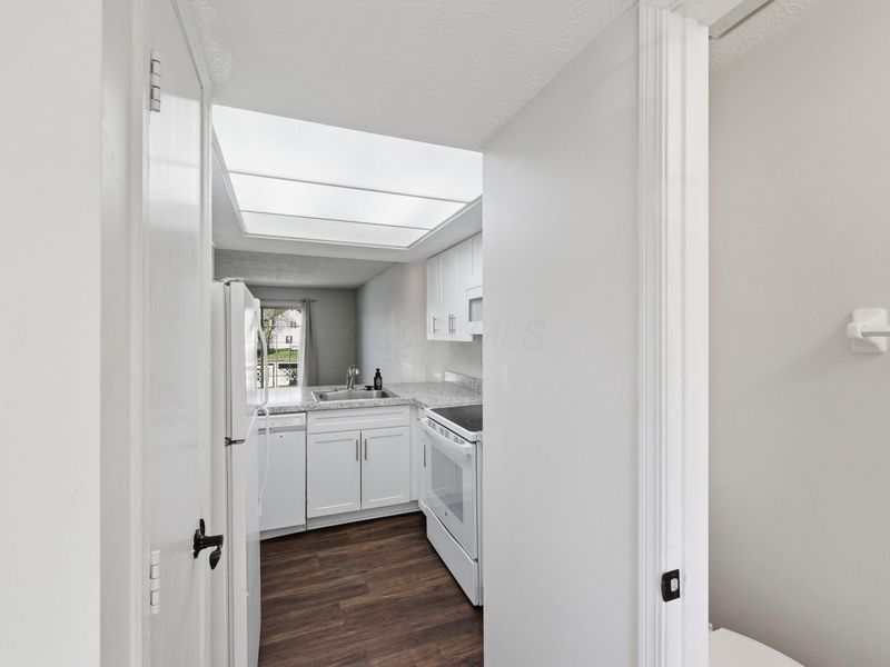 5908 Aqua Bay Drive, Columbus, OH 43235 Photo 10