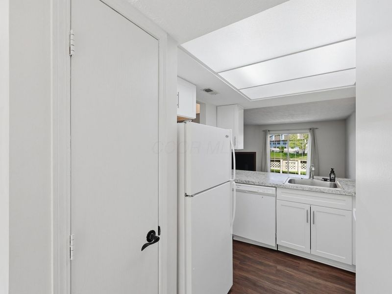 5908 Aqua Bay Drive, Columbus, OH 43235 Photo 11