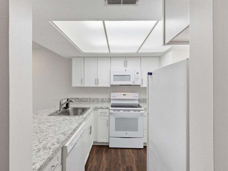 5908 Aqua Bay Drive, Columbus, OH 43235 Photo 12