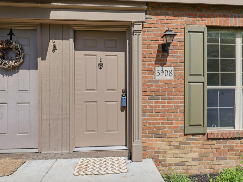 5908 Aqua Bay Drive, Columbus, OH 43235 Photo 3