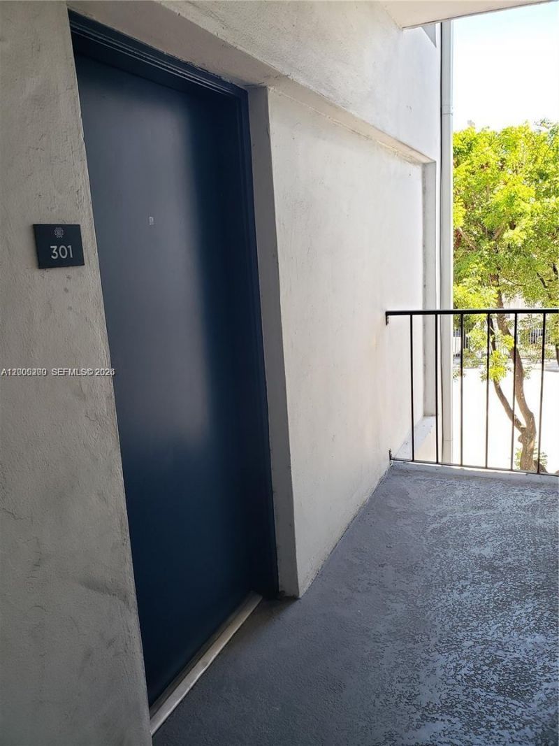 4550 W 16th Ave, Unit 301, Hialeah, FL 33012 Photo