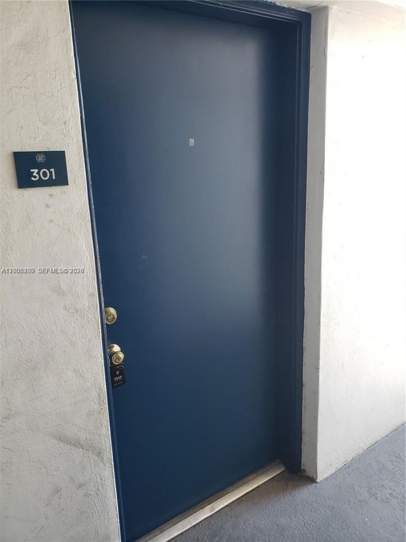 4550 W 16th Ave, Unit 301, Hialeah, FL 33012 Photo