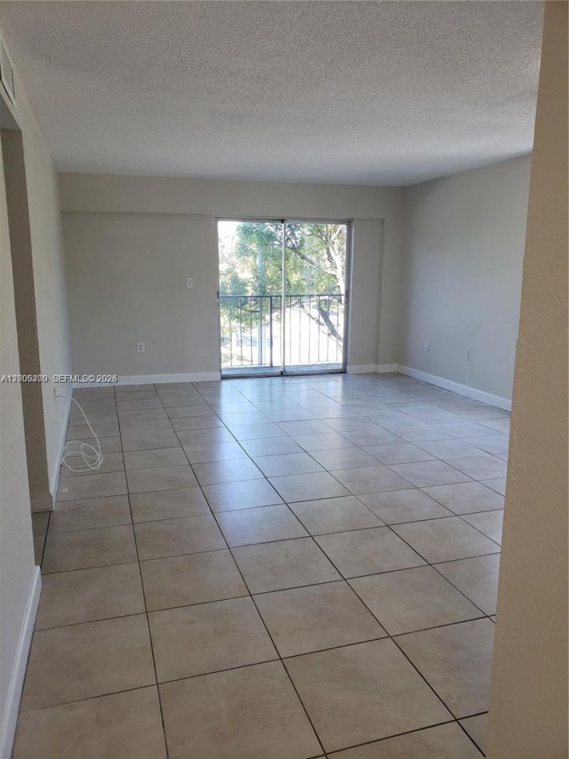 4550 W 16th Ave, Unit 301, Hialeah, FL 33012 Photo