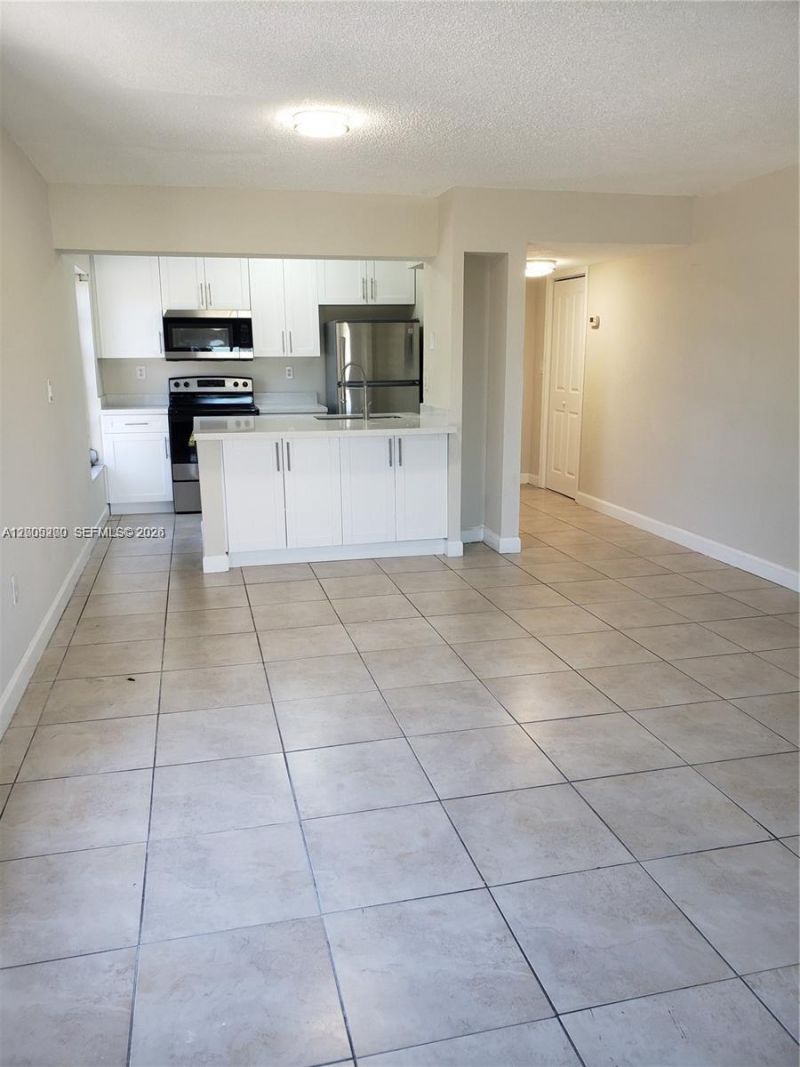 4550 W 16th Ave, Unit 301, Hialeah, FL 33012 Photo