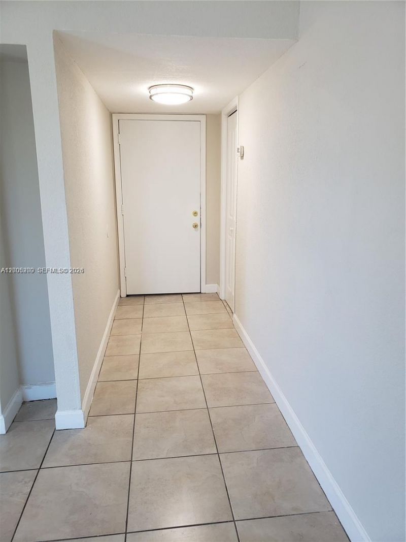 4550 W 16th Ave, Unit 301, Hialeah, FL 33012 Photo