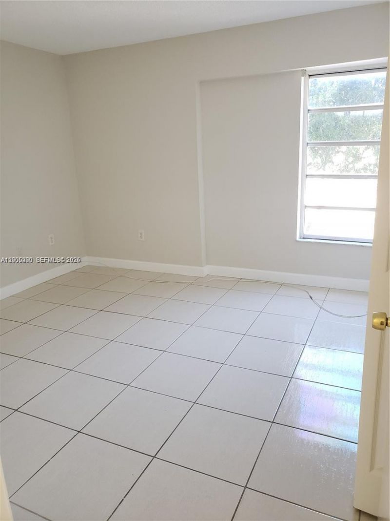 4550 W 16th Ave, Unit 301, Hialeah, FL 33012 Photo