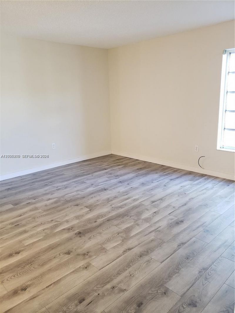 4550 W 16th Ave, Unit 301, Hialeah, FL 33012 Photo
