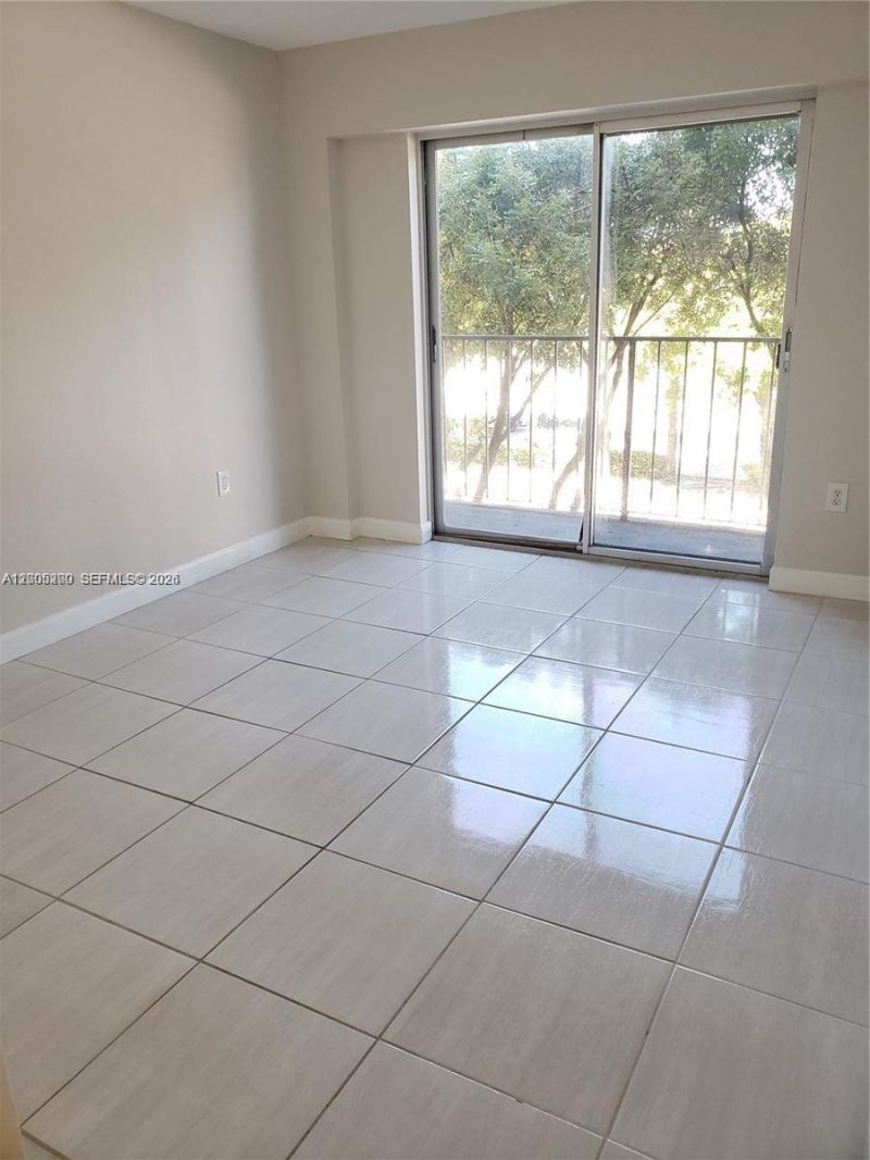 4550 W 16th Ave, Unit 301, Hialeah, FL 33012 Photo
