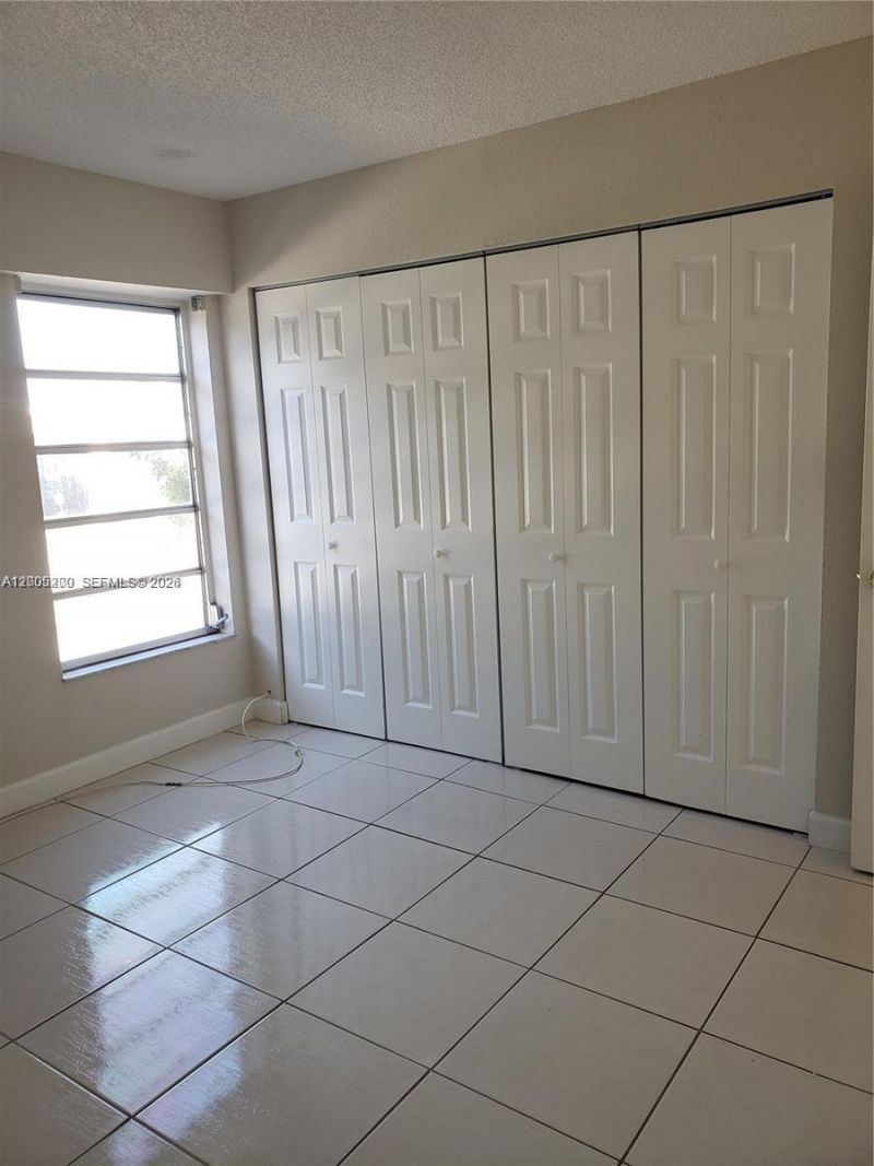 4550 W 16th Ave, Unit 301, Hialeah, FL 33012 Photo