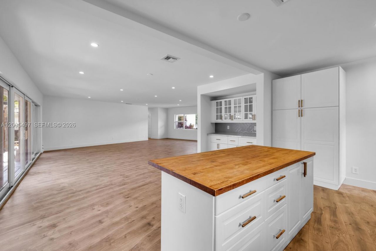 1411 NE 101st St , Miami Shores, FL 33138 Photo