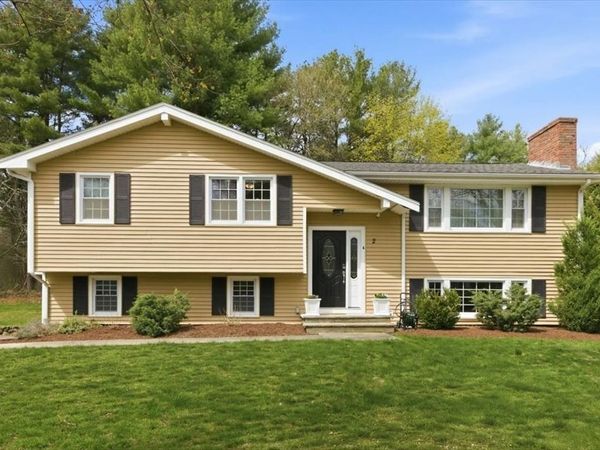 2 Breezewood Ln, Walpole, MA 02081