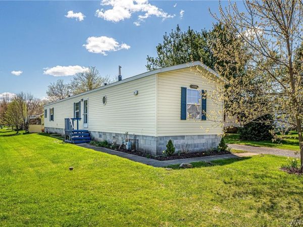 6286 Bayview Station Street , Newfane, NY 14108