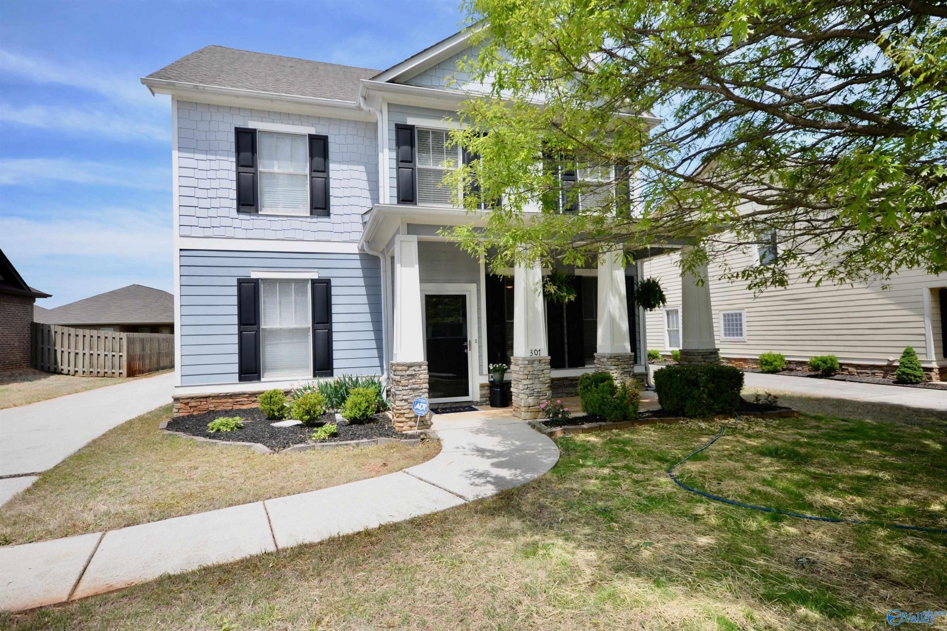 307 Acorn Grove Lane Sw, Huntsville, AL 35824 Main Photo