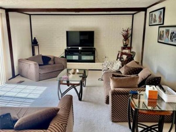 5481 S Piccadilly Circle, West Bloomfield Twp, MI 48322