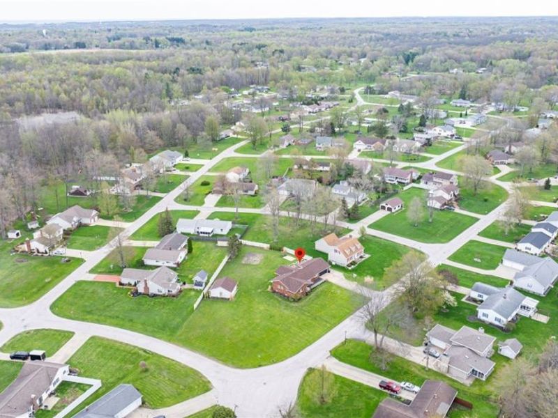 1584 Hemlock Drive, Ashtabula, OH 44004 Photo 3