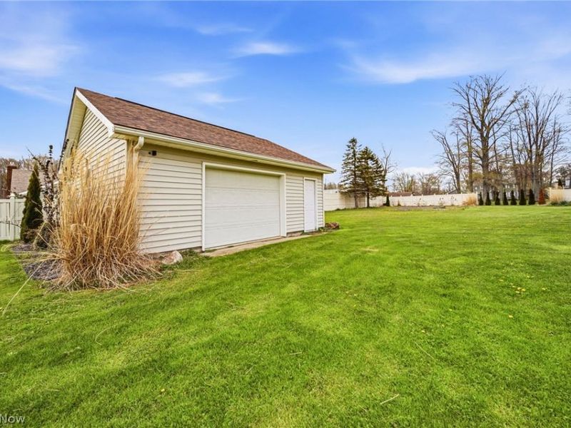 1584 Hemlock Drive, Ashtabula, OH 44004 Photo 9