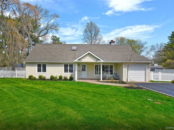 51 Fairfields Lane , Huntington Station, NY 11746